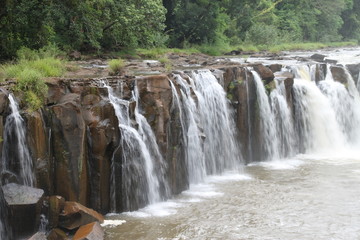 Fototapeta na wymiar Pha Suam Waterfall, Champasak, Demokratyczna Laotańska Republika Ludowo-