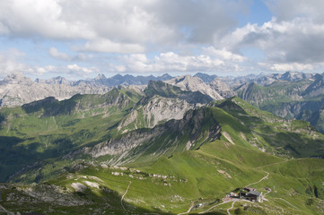 Fototapeta na wymiar Zobacz Allgäu Alpy