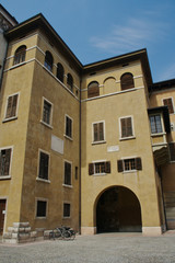 Fototapeta na wymiar Italian Courtyard House