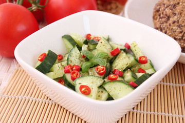 Gurkensalat mit Chili