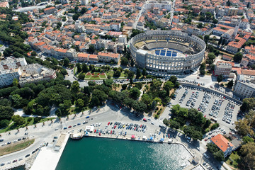 PULA AMPHITHEATER © Herby Meseritsch