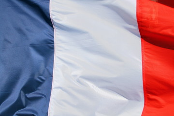 Drapeau flottant au vent