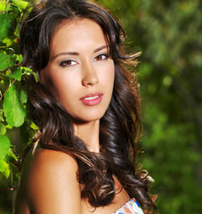 Naklejka premium beautiful sexy woman outdoors