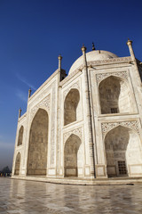 Fototapeta na wymiar Taj Mahal from Eastern Gate.