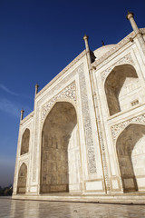 Fototapeta na wymiar Taj Mahal od Wschodniej Bramy.