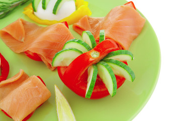 smoked salmon slices on green