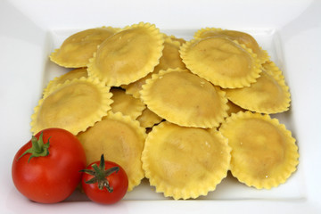 Teigtaschen mit Tomaten