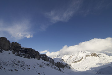 Fototapeta na wymiar snowy mountain in Pyrenees