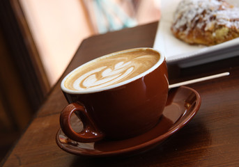Tasse Kaffee beim Frühstück