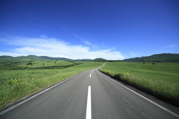 Fototapeta premium road to mountain.