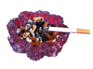 Aschenbecher  mit Zigarette