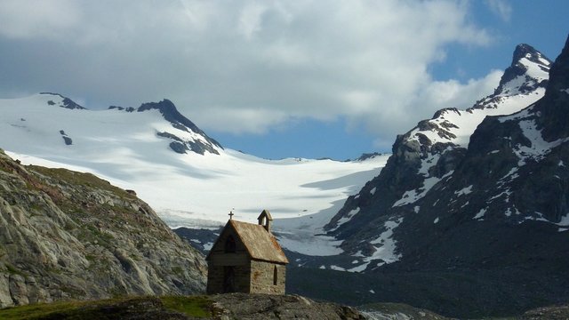 chapelle sous le glacier du rutor