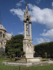 Fototapeta na wymiar Catedral de Notre Dame en Paris