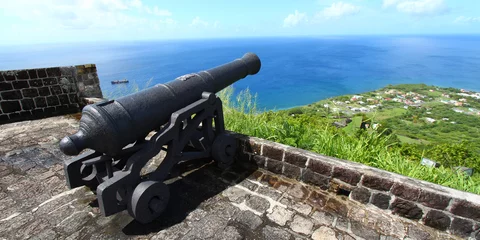 Rolgordijnen Cannon at Brimstone Hill Fortress - Saint Kitts © Wirepec