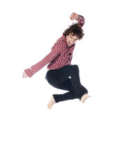 saut de jeune homme dynamique