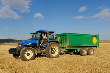 Tractor con remolque