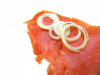 Seelachs mit Zwiebelringen