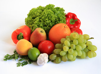 Fototapeta na wymiar fresh fruits and vegetables