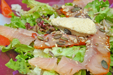 saumon fumé aux graines de tournesol