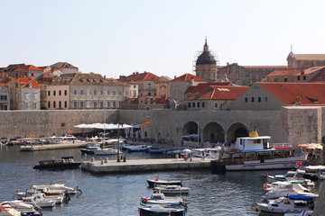 Fototapeta na wymiar Dubrovnik la Ville