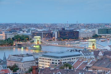 Naklejka premium budapest la nuit