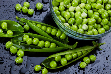 Fresh green peas © Igor Dutina