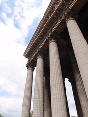 Colonnes de l'église de la Madeleine à Paris