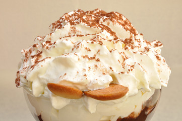 Chantilly sur une coupe de glace
