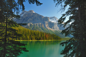 Emerald Lake & The President Range