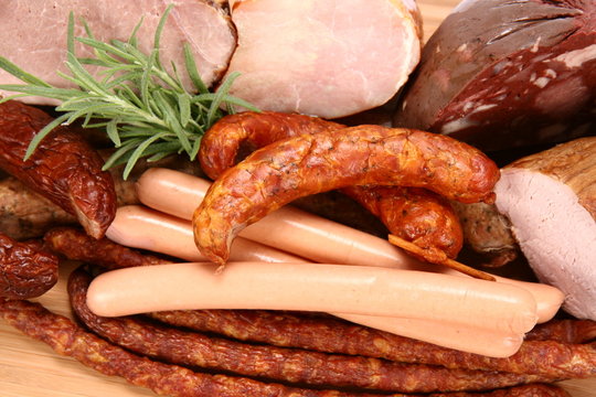 Cold meat (ham, sirloin, headcheese, sausages, hot dogs)