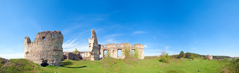 Fototapeta na wymiar Ancient fortress ruins
