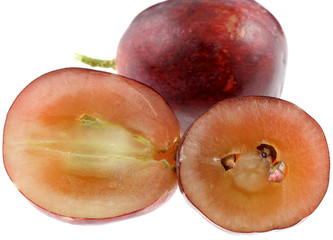 grains de raisin, fond blanc