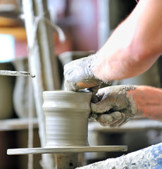 making of a ceramic vase