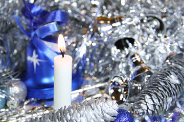 Silberne Weihnachtsdekoration