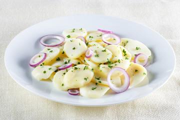 Salade pomme de terre oignon rouge