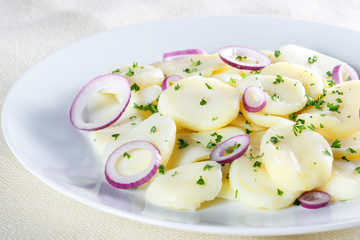 Salade pomme de terre oignon rouge