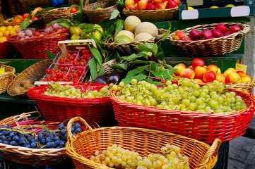 Fototapeta na wymiar fresh fruits and vegetables at a farmer's market