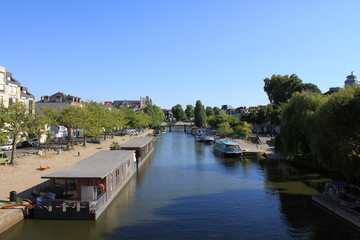 Obraz premium Rivière l'Erdre a Nantes