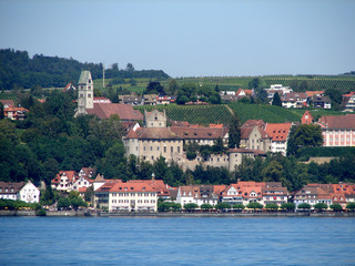 Fototapeta na wymiar Miasto na Jeziorze Bodeńskim