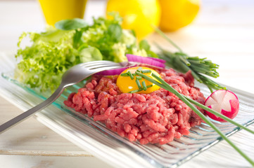 tartare with salad - tartare e insalata
