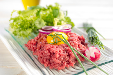 tartare with salad - tartare e insalata