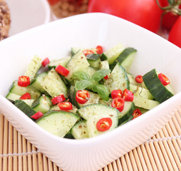 Gurkensalat mit Chili