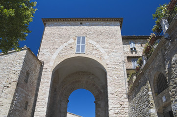 Fototapeta na wymiar Porta Nuova. Assisi. Umbria.