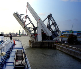 Zugbrücke in Aktion