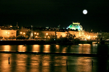 Fototapeta na wymiar The night view of the beautiful Prague City