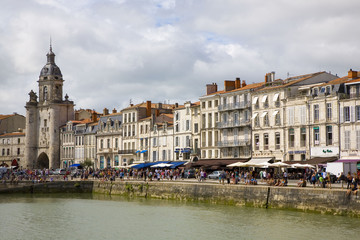 Obraz na płótnie Canvas Francja, 17, La Rochelle: duży zegar i dock Duperré