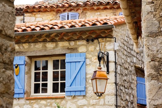 Fa&ccedil;ades proven&ccedil;ales