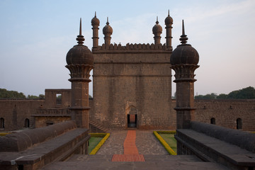 Ibrahim Rauza Inner Courtyard © Pius Lee