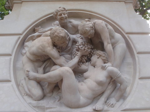 Sculpture d'une orgie aux Serres d'Auteuil &agrave; Paris