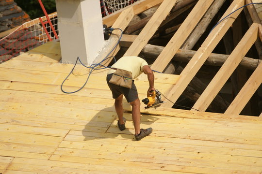 construction d'une toiture en bois